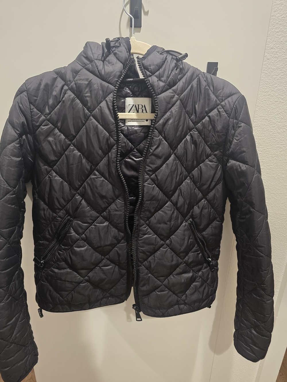 Zara Black Quilted Hooded Puffer Jacket